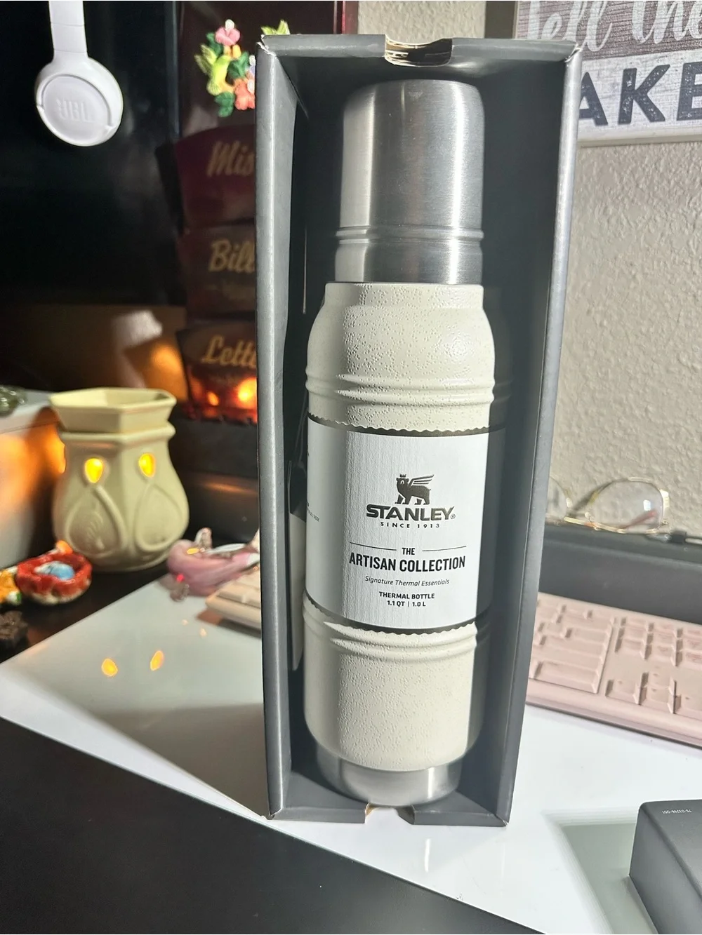 Stanley White Artisan Collection Thermal Bottle Box - Picture 5 of 6